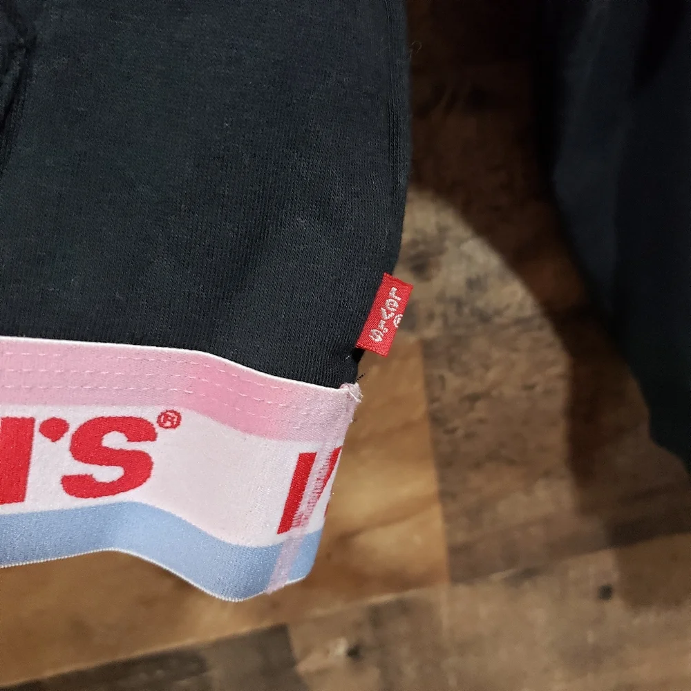 Levi's logo waistband slightly‎ cropped hoodie sweatshirt girls size 8-10 years